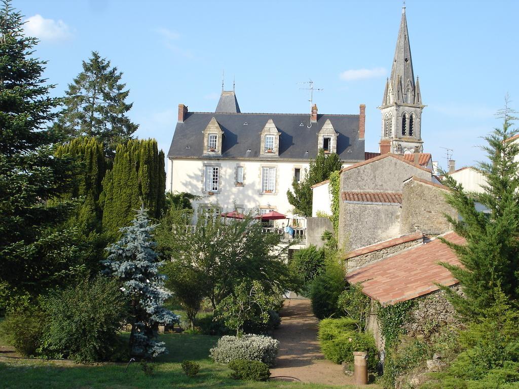 Le Petit Chateau - Tiffauges Proche Puy Dufou Экстерьер фото